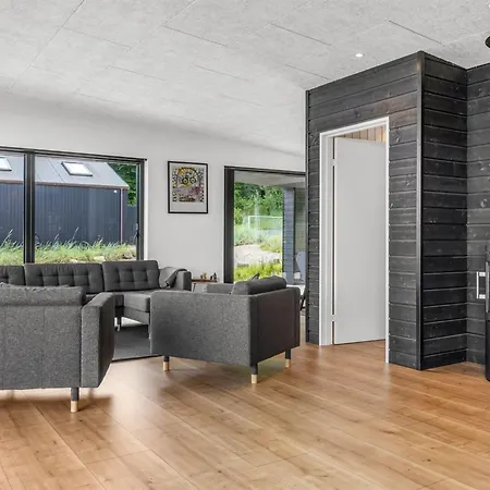 Heidie - 600m From The Sea By Interhome